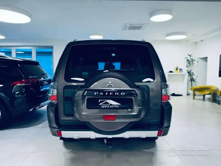 Mitsubishi Pajero 2011 photo 5