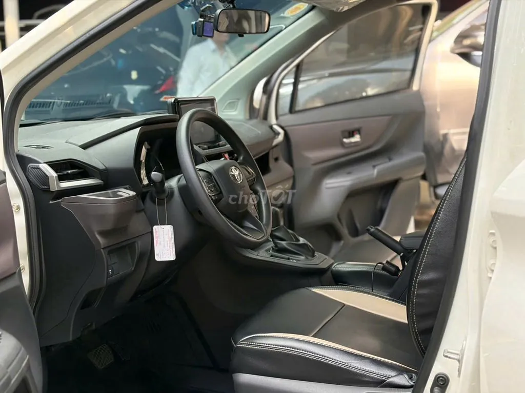 Toyota Avanza 2024 photo 4