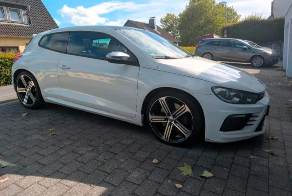 Volkswagen Scirocco R