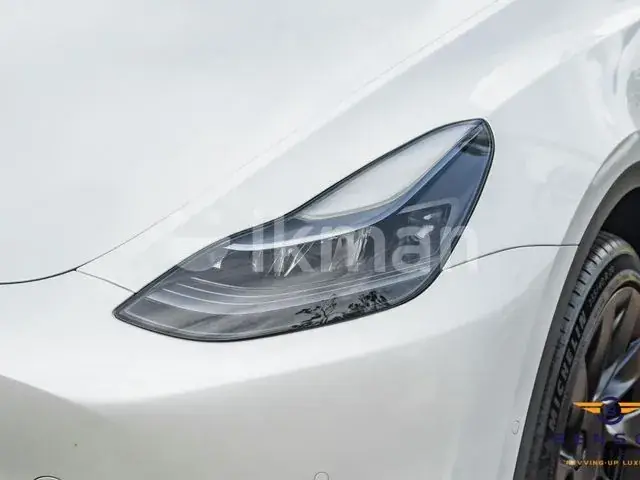 Tesla Model Y 2024 photo 3
