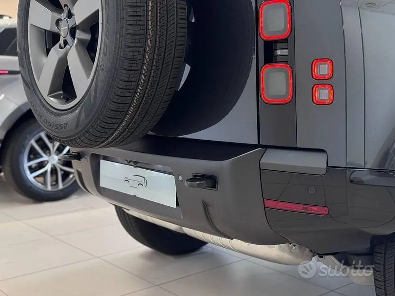 Land Rover Defender 2026 photo 5