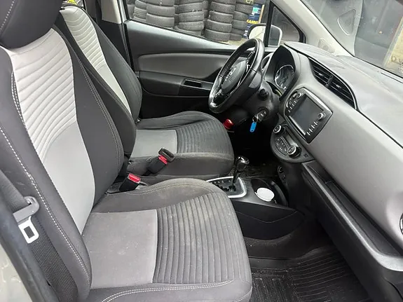 Toyota Yaris 2017 photo 5