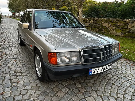 Mercedes-Benz 190 E