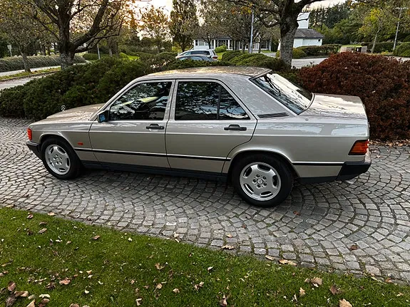 Mercedes-Benz 190 E 1986 photo 3
