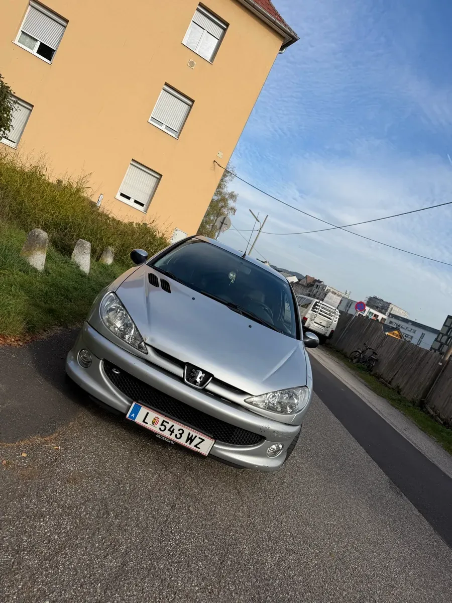 Peugeot 206 2005 photo 3
