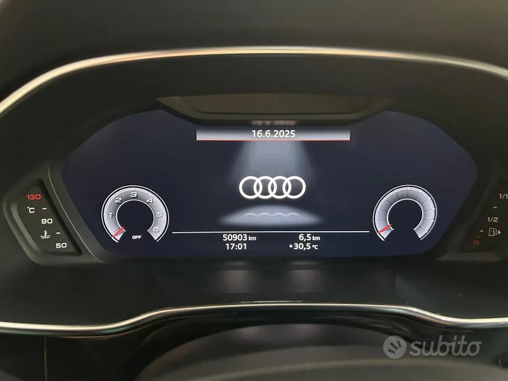 Audi Q3 2021 photo 2