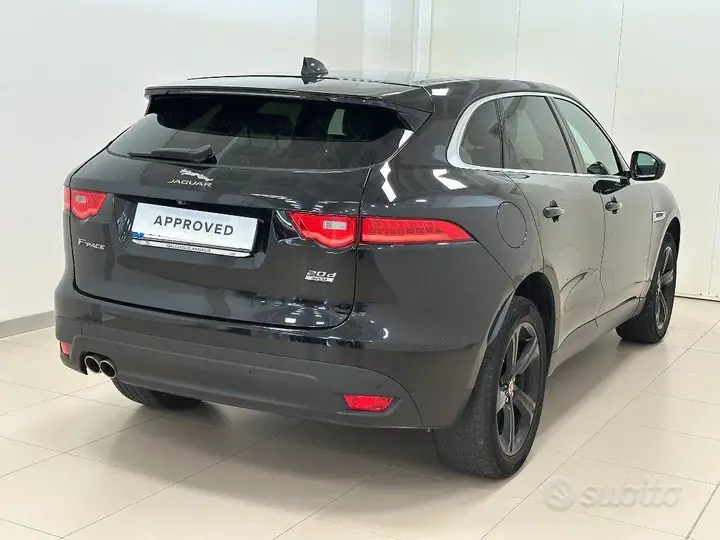 Jaguar F-Pace 2021 photo 2