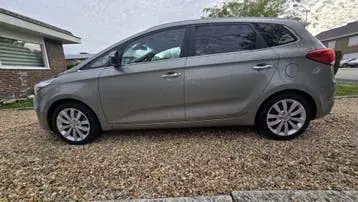 Kia Carens 2016 photo 3