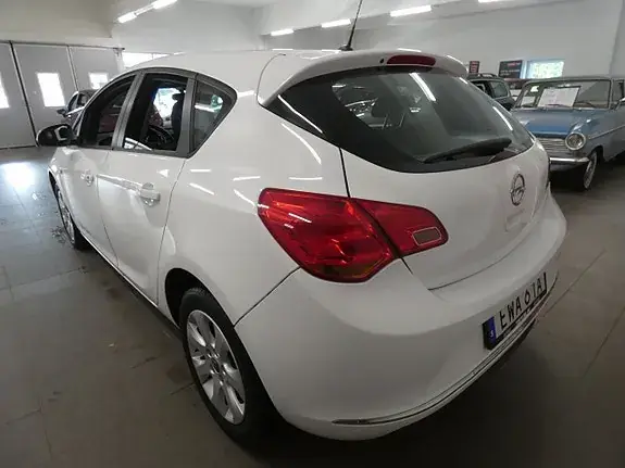 Opel Astra 2015 photo 4
