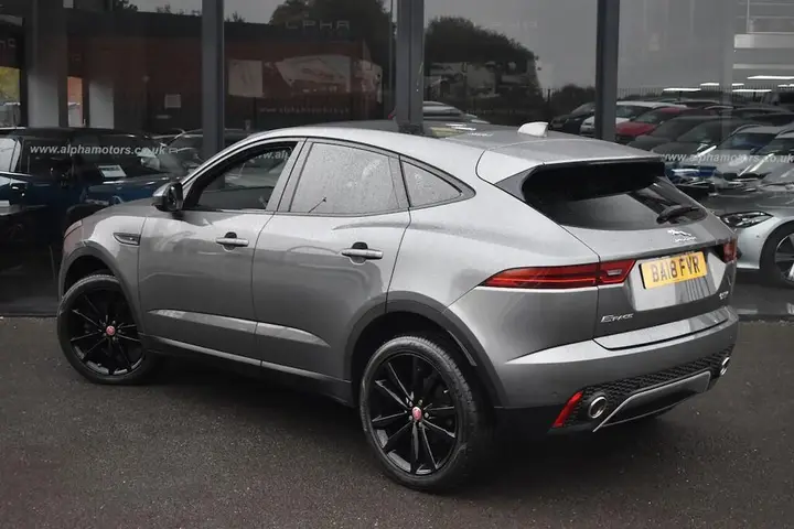 Jaguar E-Pace 2018 photo 2