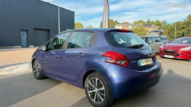 Peugeot 208 2017 photo 3