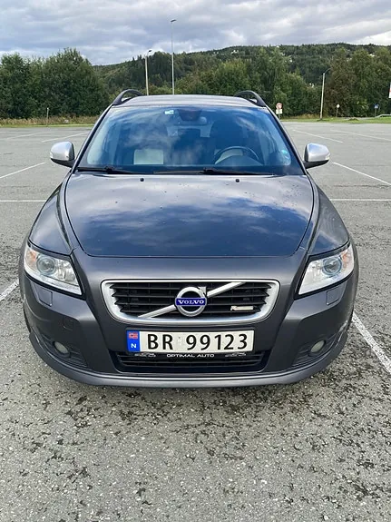 Volvo V50 2011 photo 2