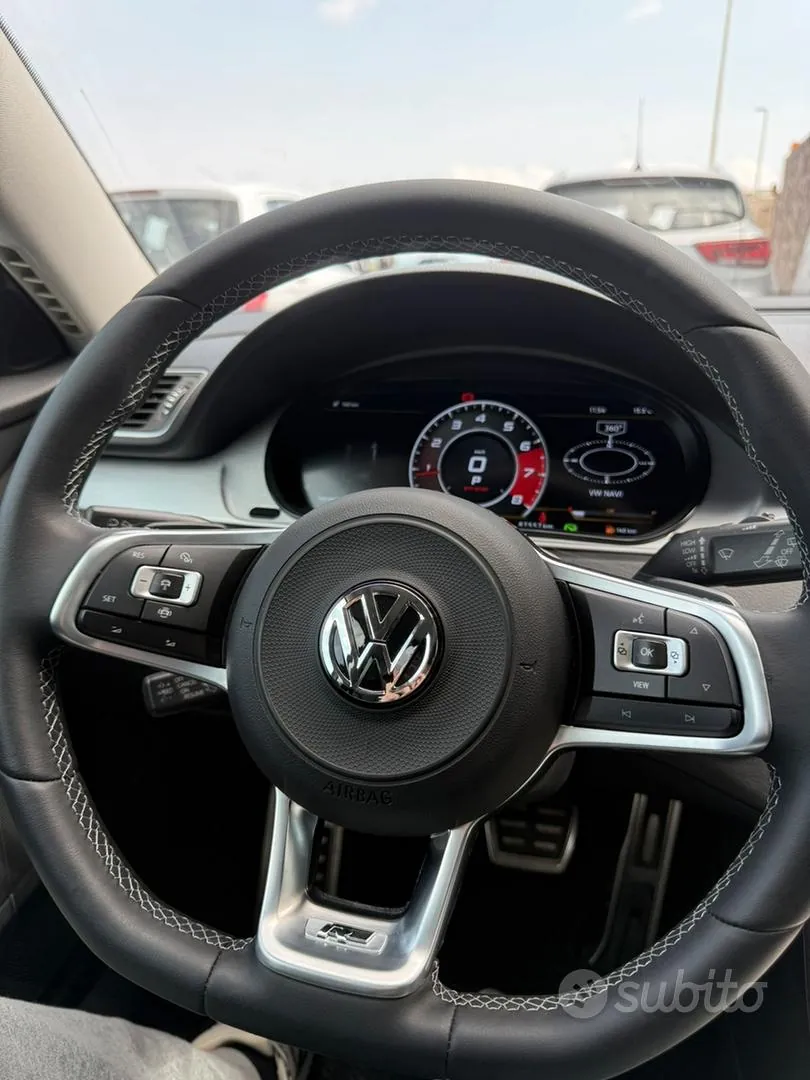 Volkswagen Passat 2012 photo 2
