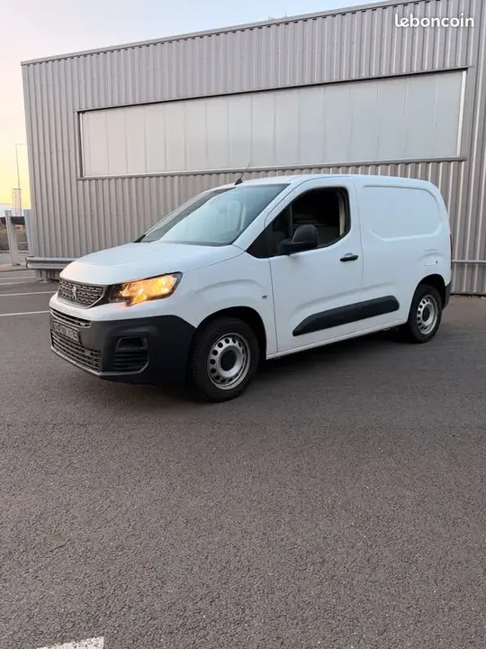 Peugeot Partner 2021 photo 2