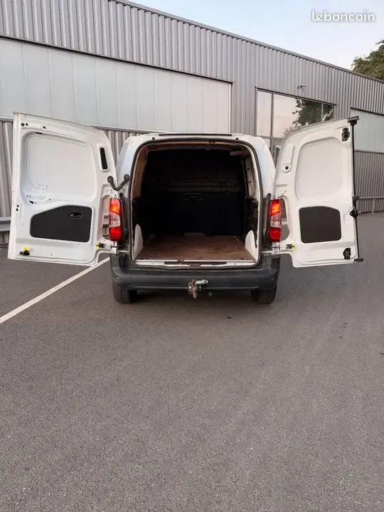 Peugeot Partner 2021 photo 4