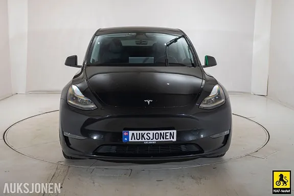 Tesla Model Y 2023 photo 2