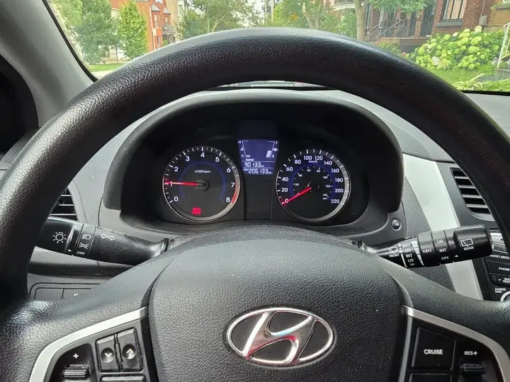 Hyundai Accent 2014 photo 5