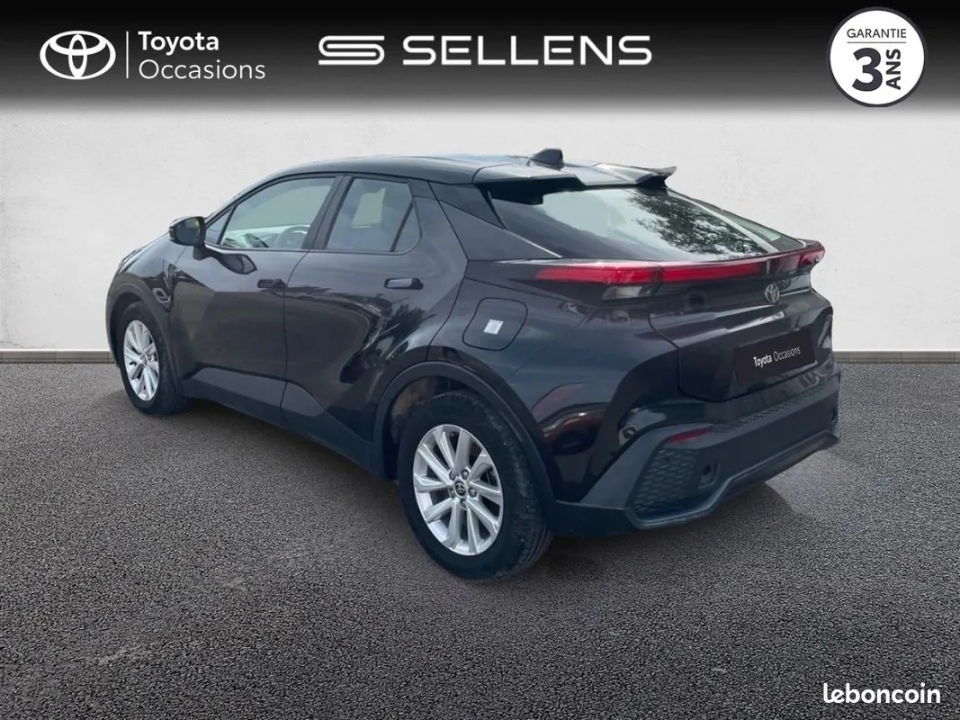 Toyota C-Hr 2025 photo 2