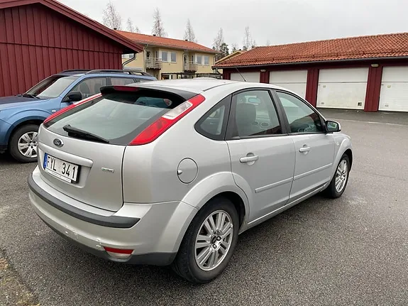Ford Focus 2008 photo 3