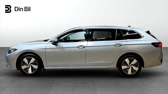 Volkswagen Passat 2025 photo 2