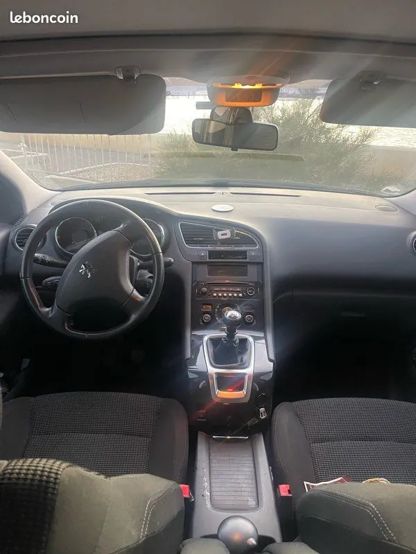 Peugeot 5008 2009 photo 3