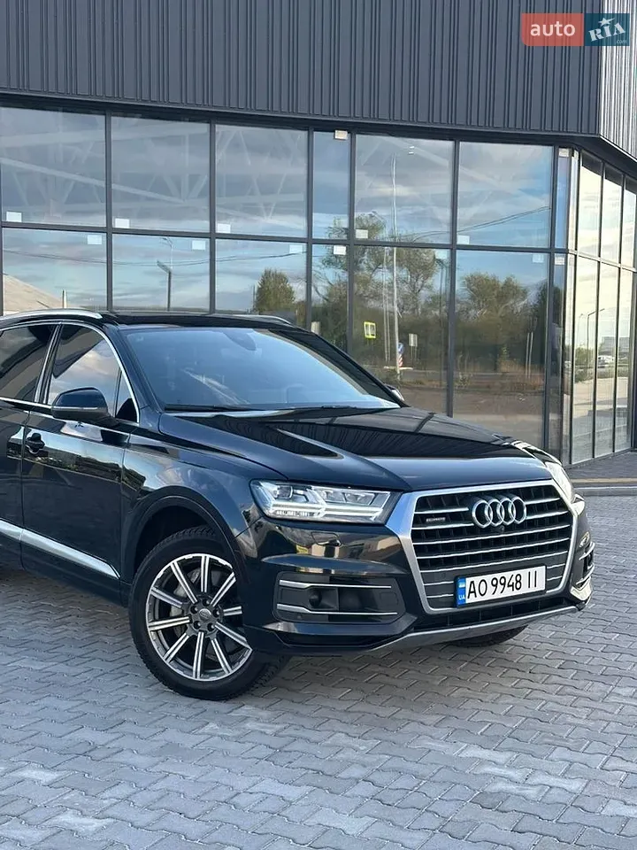 Audi Q7 2017 photo 2