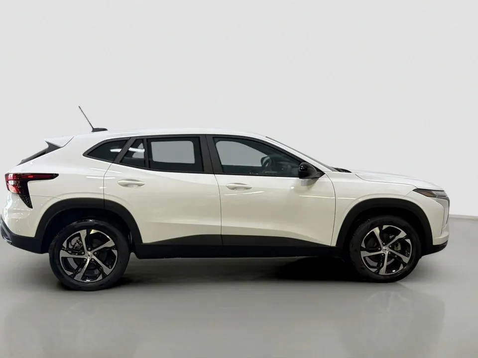 Chevrolet Trax 2026 photo 2