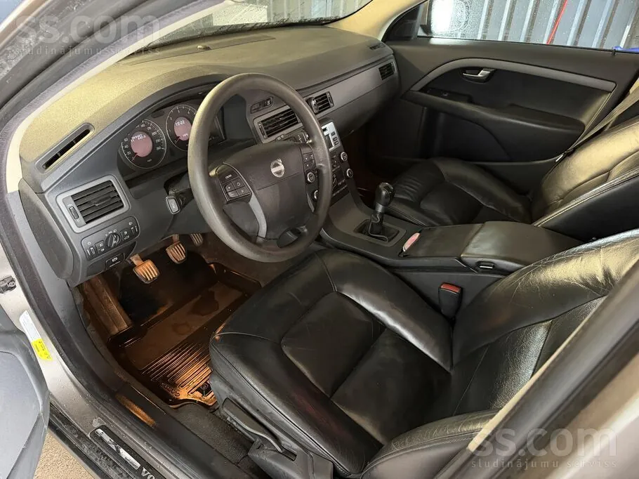 Volvo V70 2008 photo 4