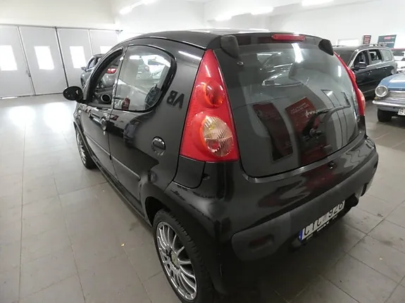 Peugeot 107 2007 photo 4