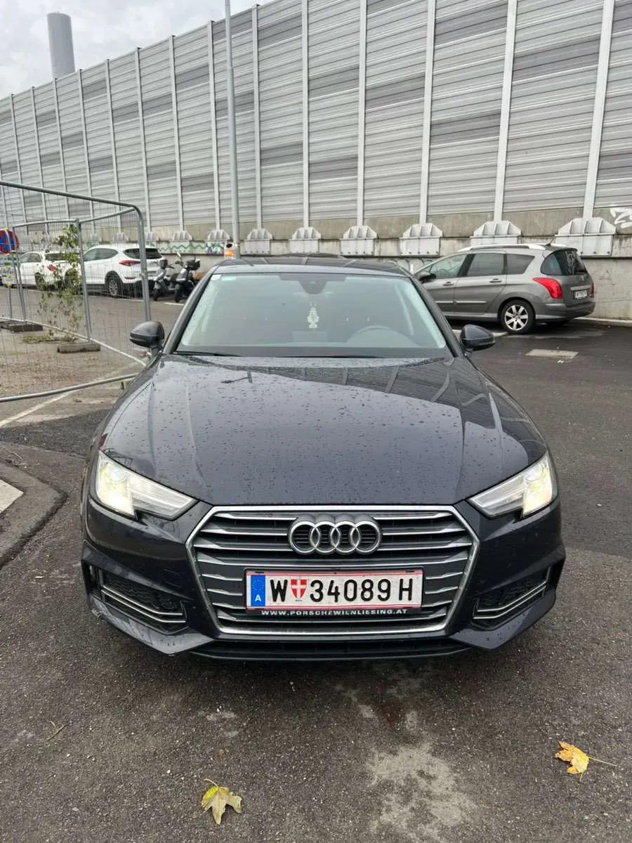 Audi A4 2018 photo 2