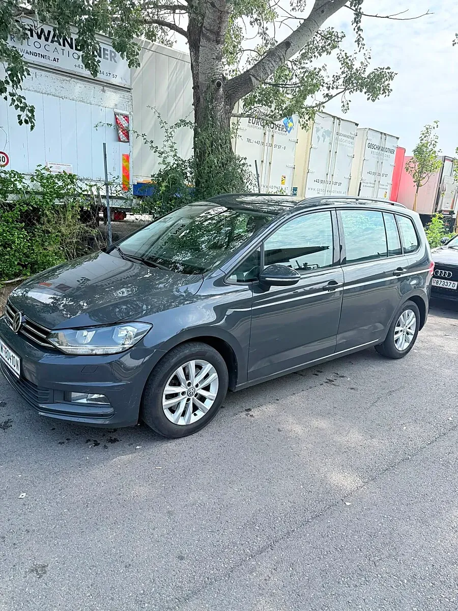 Volkswagen Touran 2016 photo 2