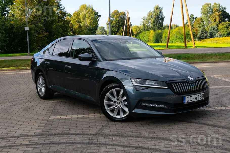 Skoda Superb 2021 photo 2