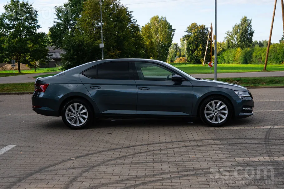 Skoda Superb 2021 photo 3