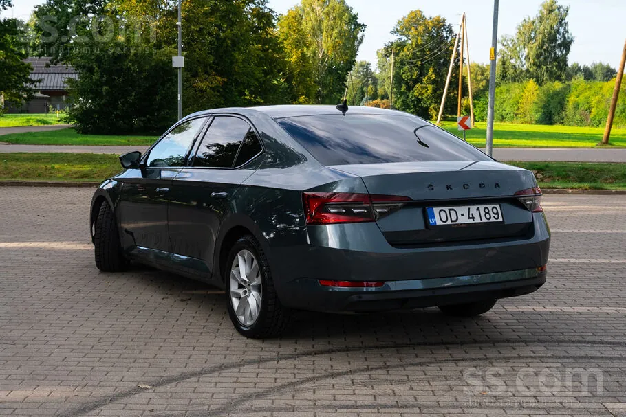 Skoda Superb 2021 photo 4