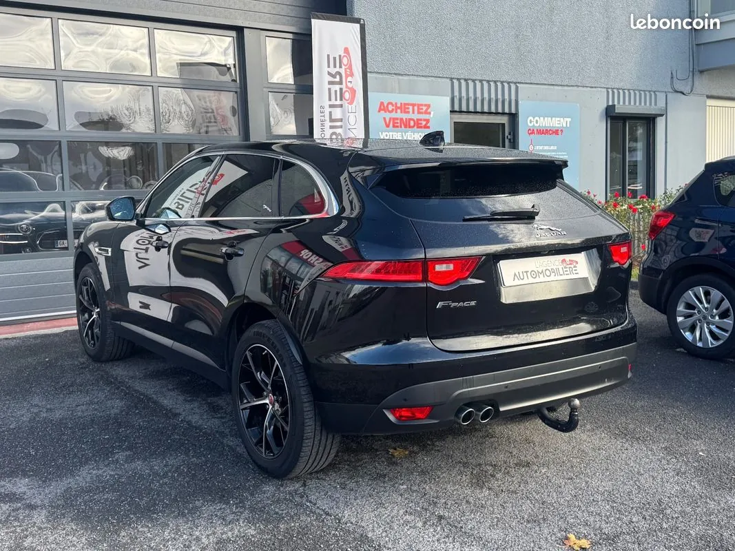 Jaguar F-Pace 2016 photo 4
