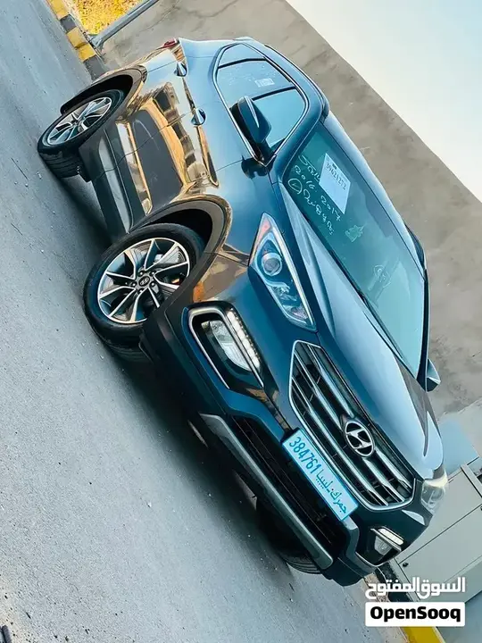 Hyundai Santa Fe 2017 photo 2