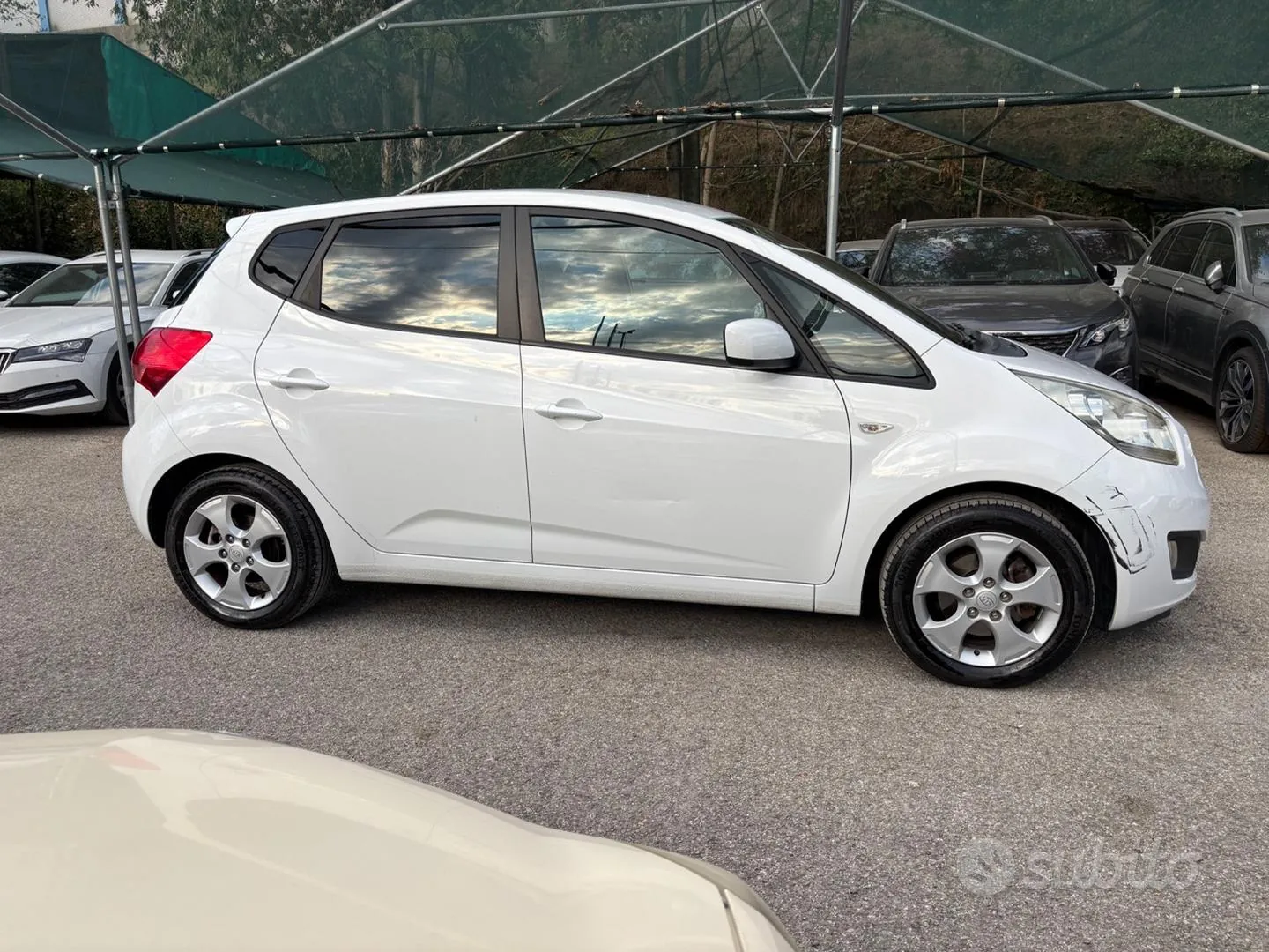 Kia Venga 2010 photo 4