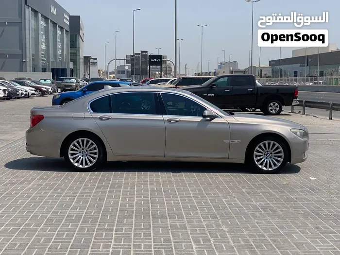 BMW 7 Series 2012 photo 4