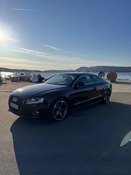 Audi A5 2011 photo 2