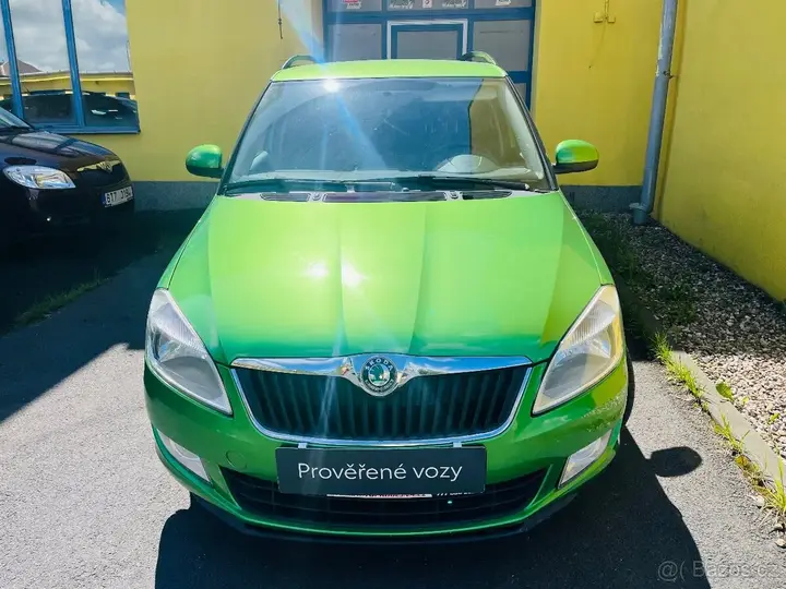 Skoda Fabia Combi 2012 photo 2