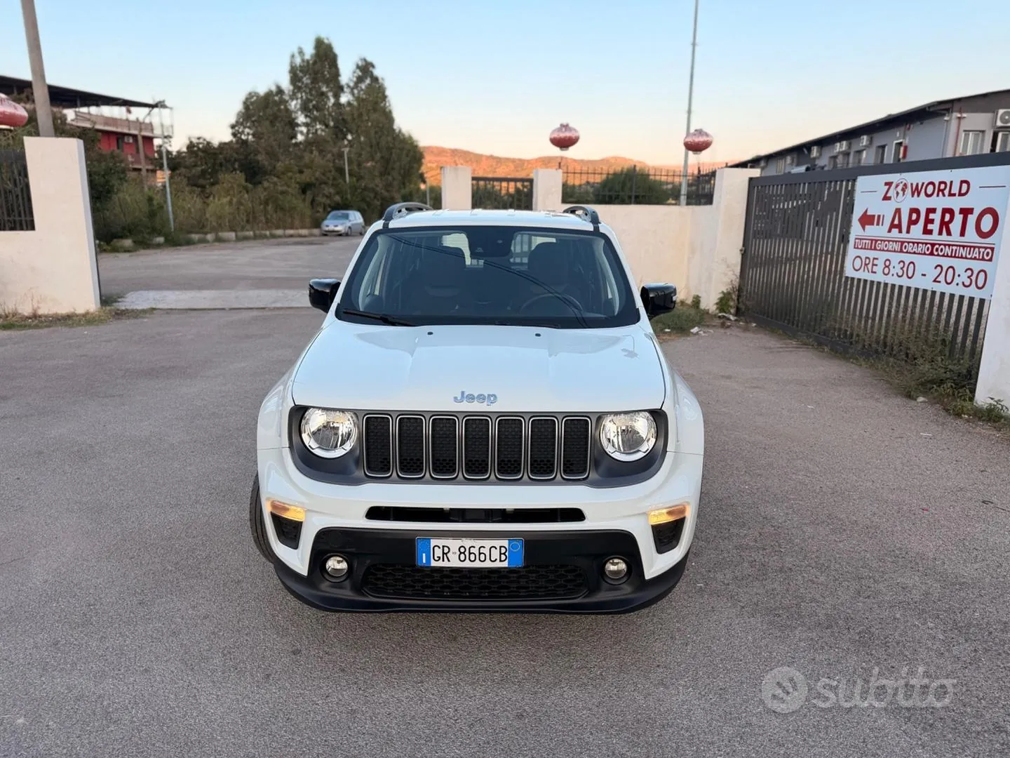 Jeep Renegade 2023 photo 2