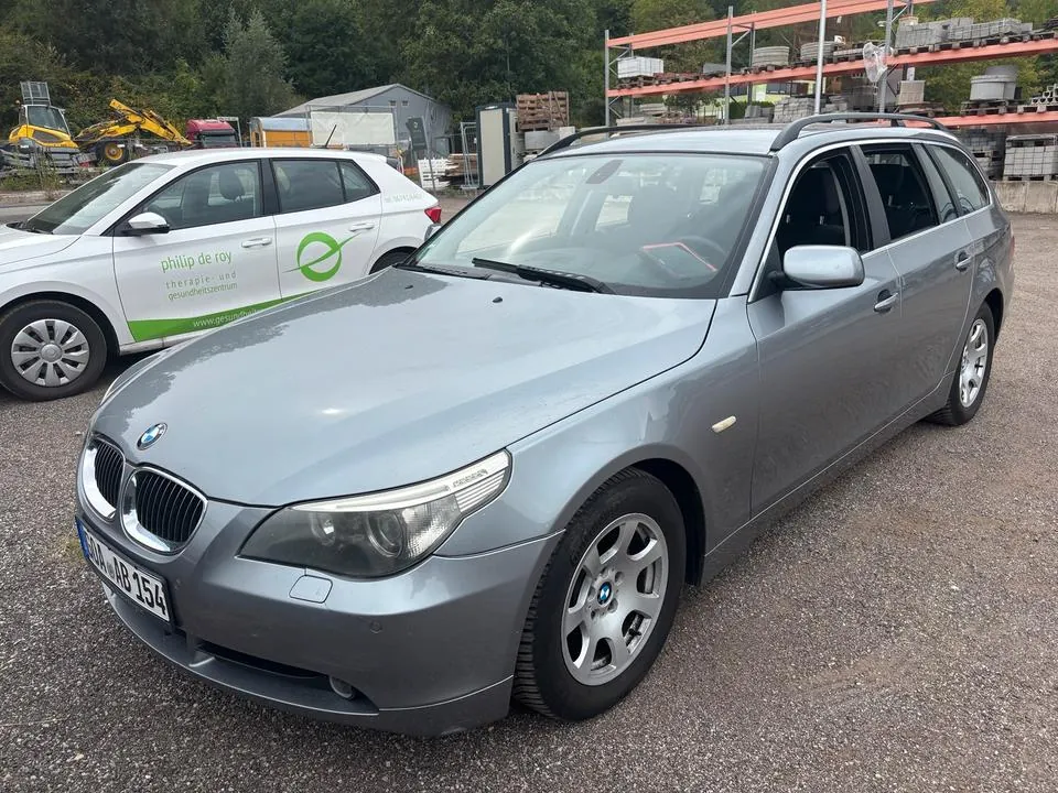 BMW 523I