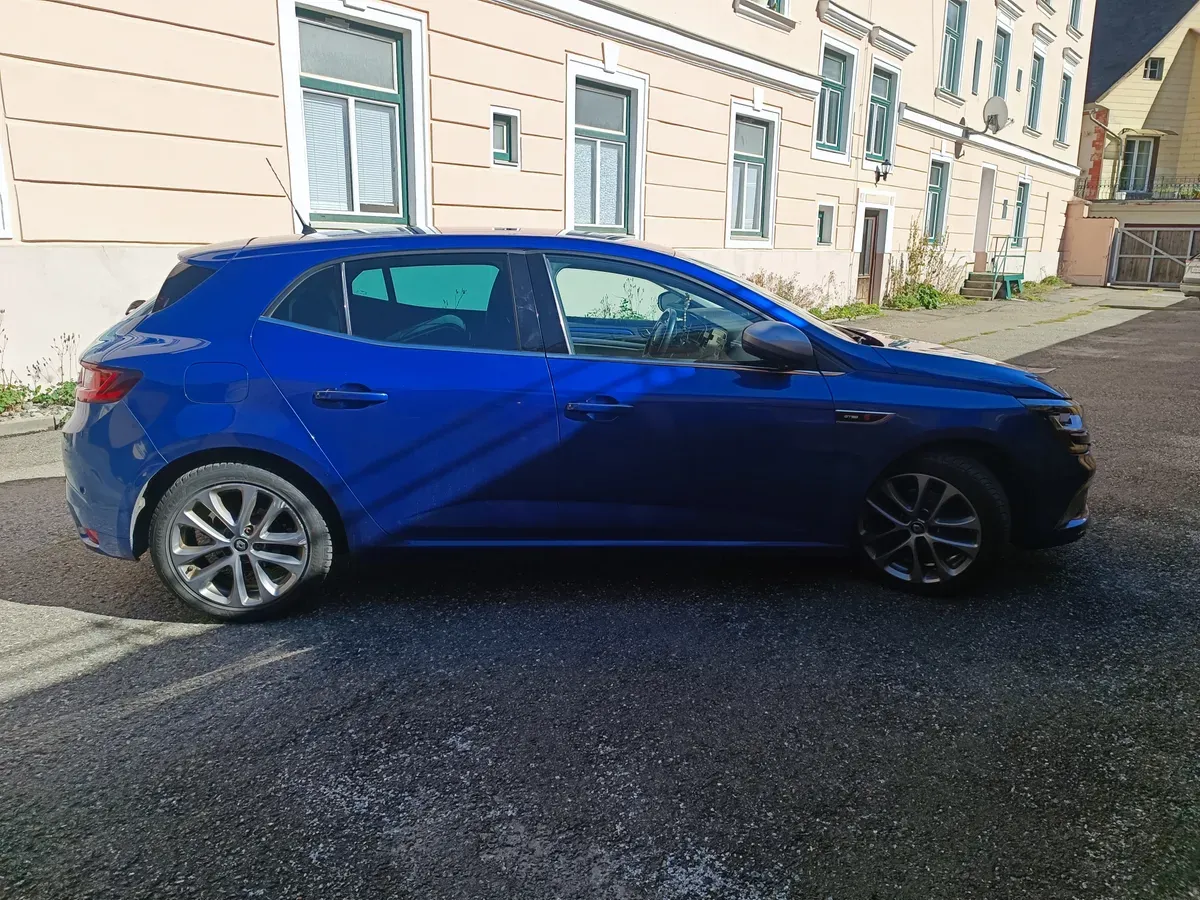 Renault Megane 2016 photo 2