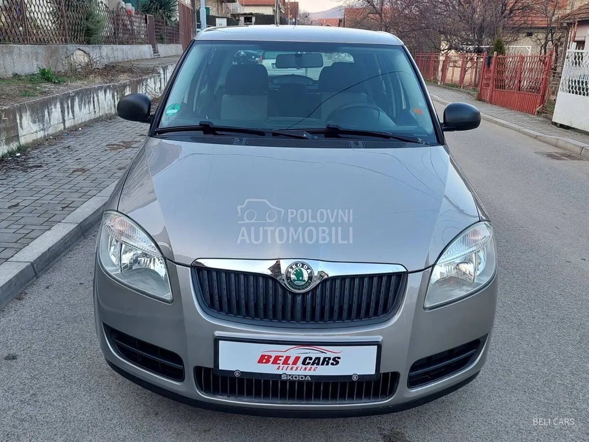 Skoda Fabia 2009 photo 3