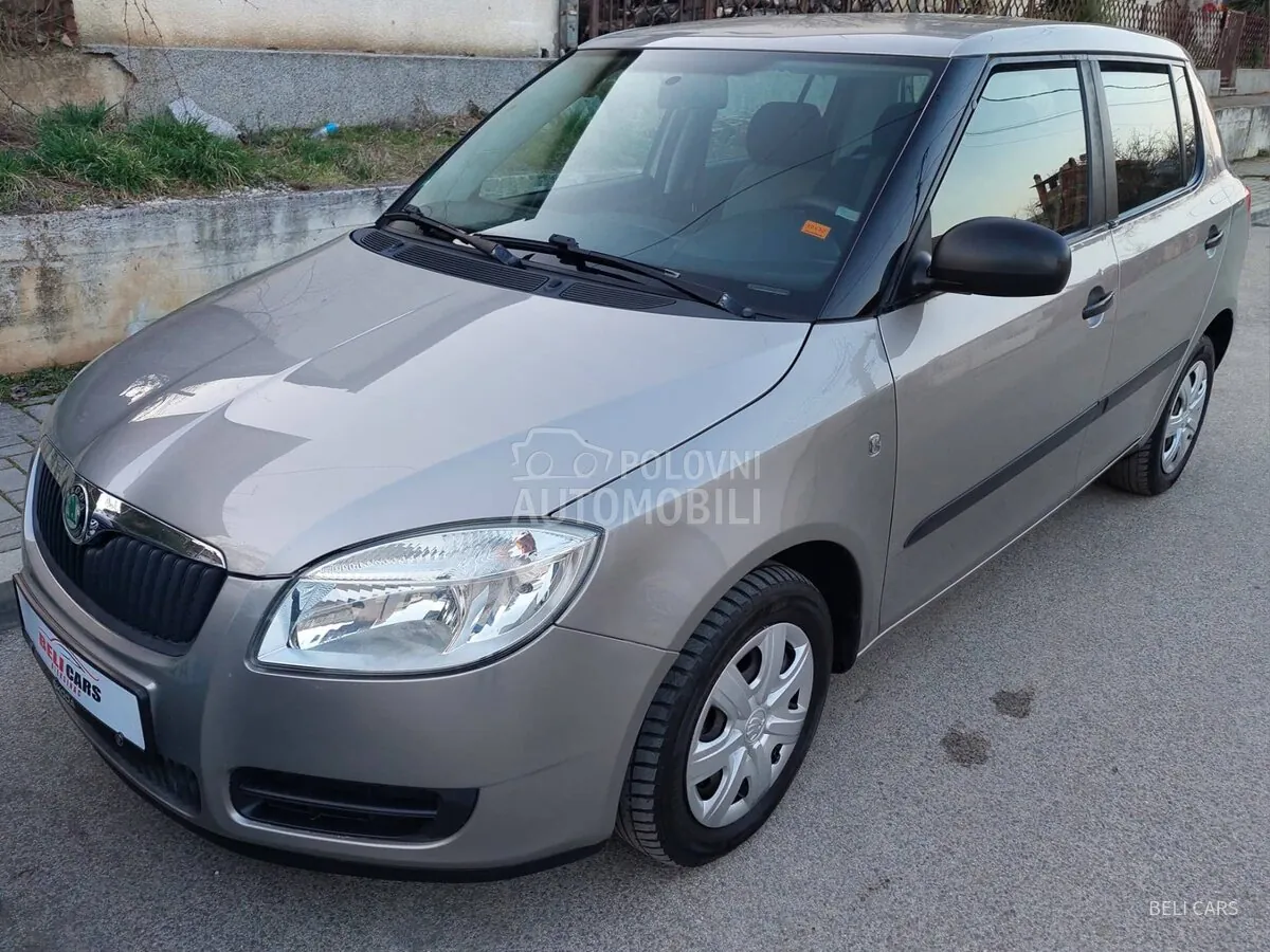Skoda Fabia 2009 photo 2