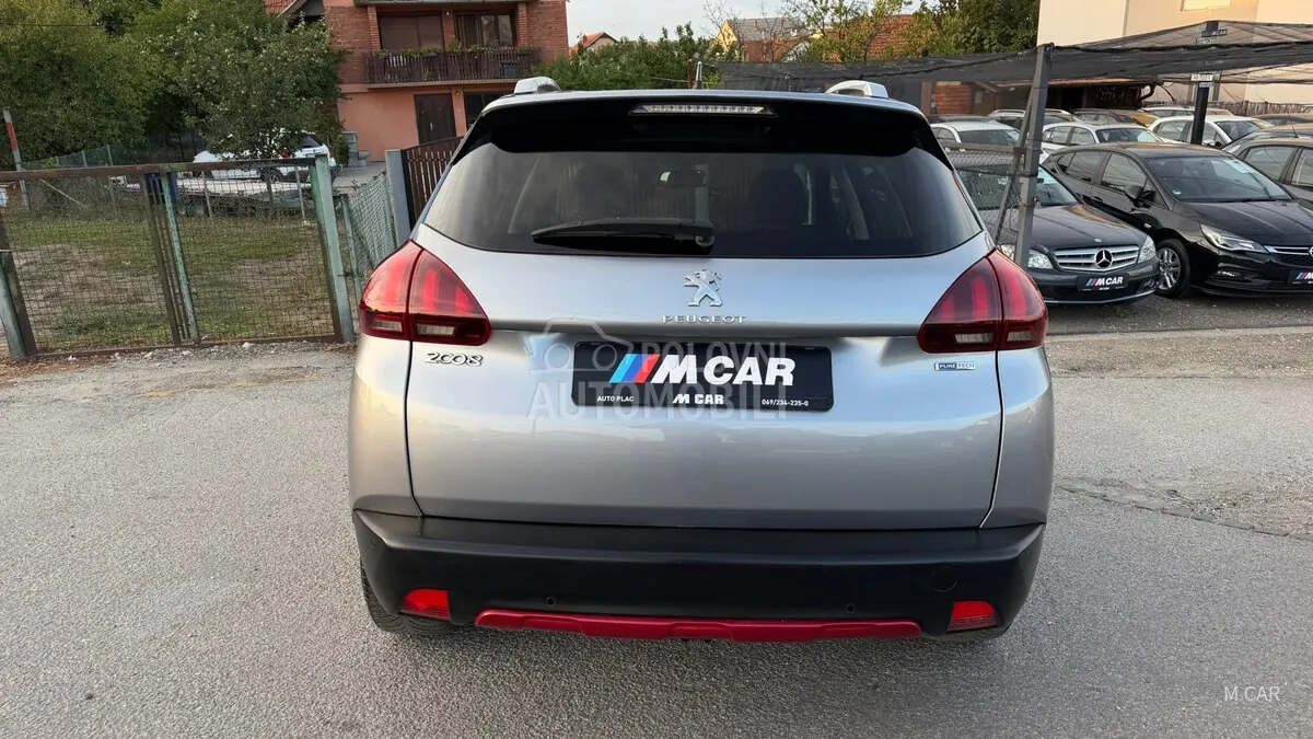 Peugeot 2008 2016 photo 5