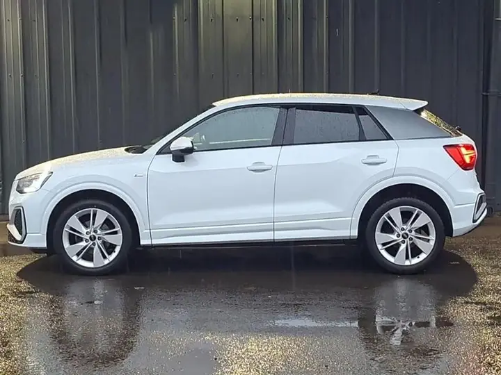 Audi Q2 2023 photo 4