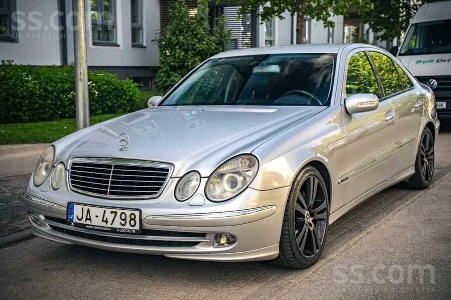 Mercedes-Benz E270