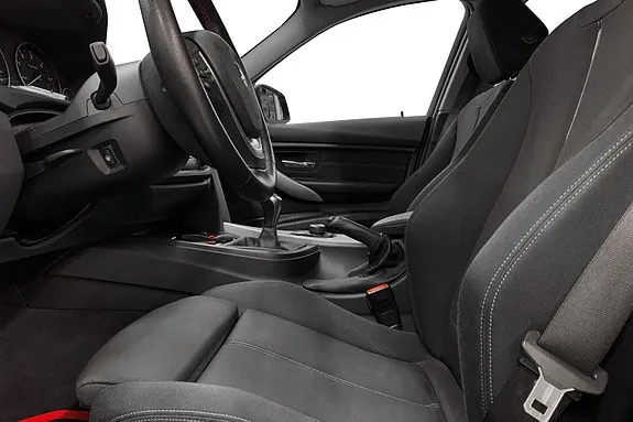 BMW 318D 2015 photo 5