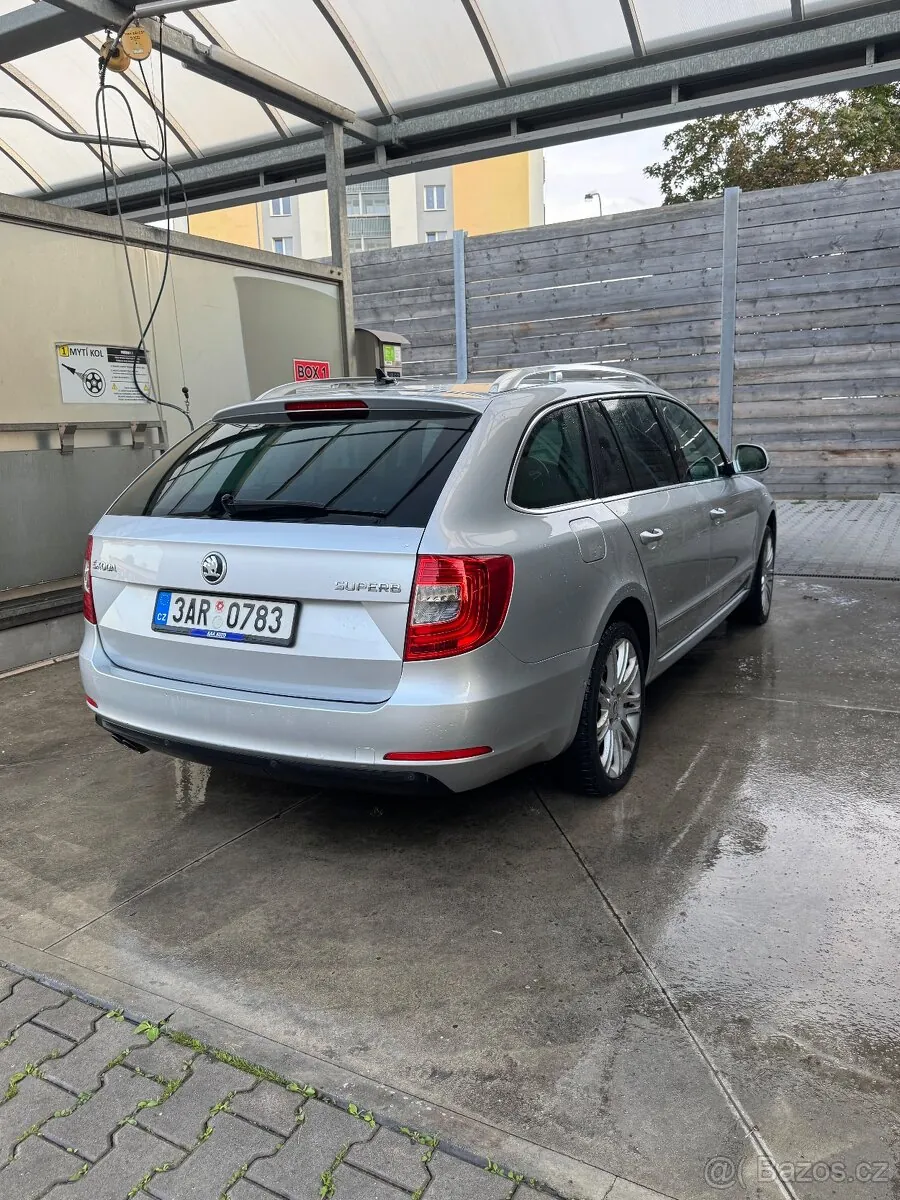 Skoda Superb 2014 photo 2
